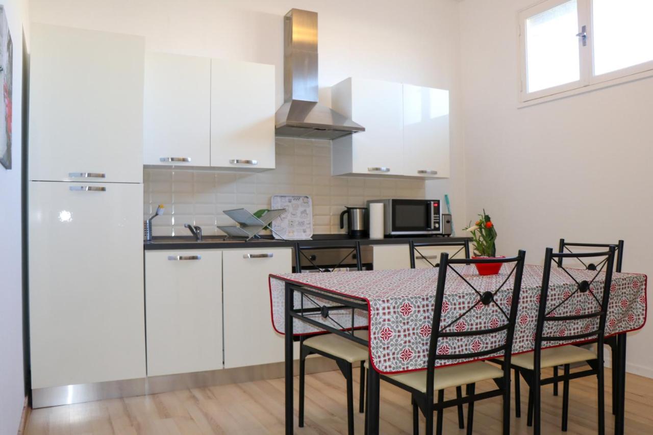 Appart Aux Deux Colombes Avec Balcon Et Garage 파미에 외부 사진